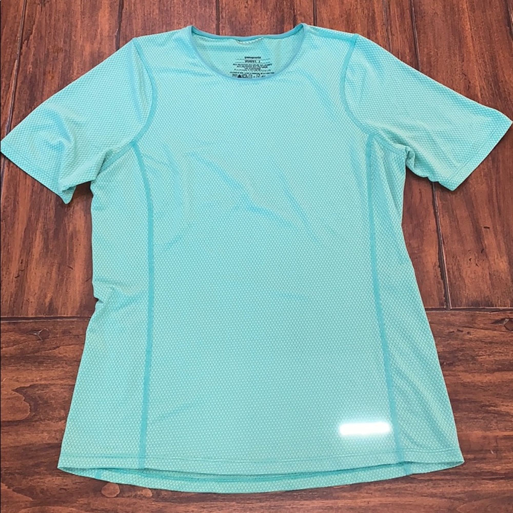 EUC Patagonia lightweight green t-shirt